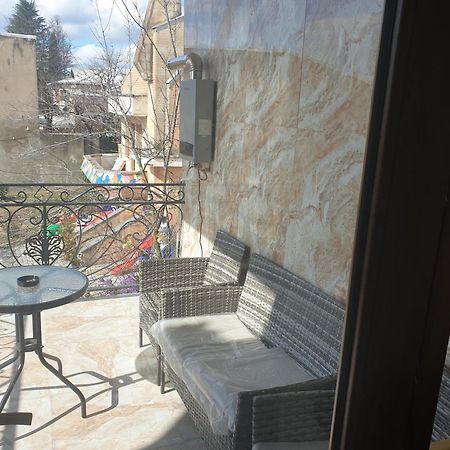Hotel Royal Koutaïssi Extérieur photo