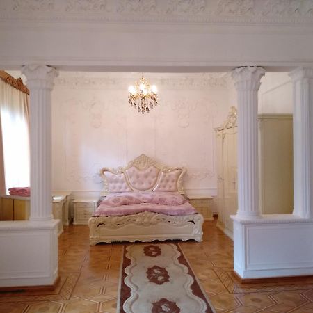 Hotel Royal Koutaïssi Extérieur photo