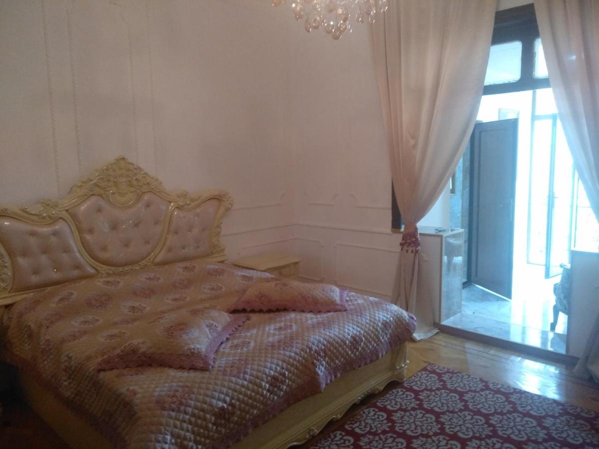 Hotel Royal Koutaïssi Extérieur photo