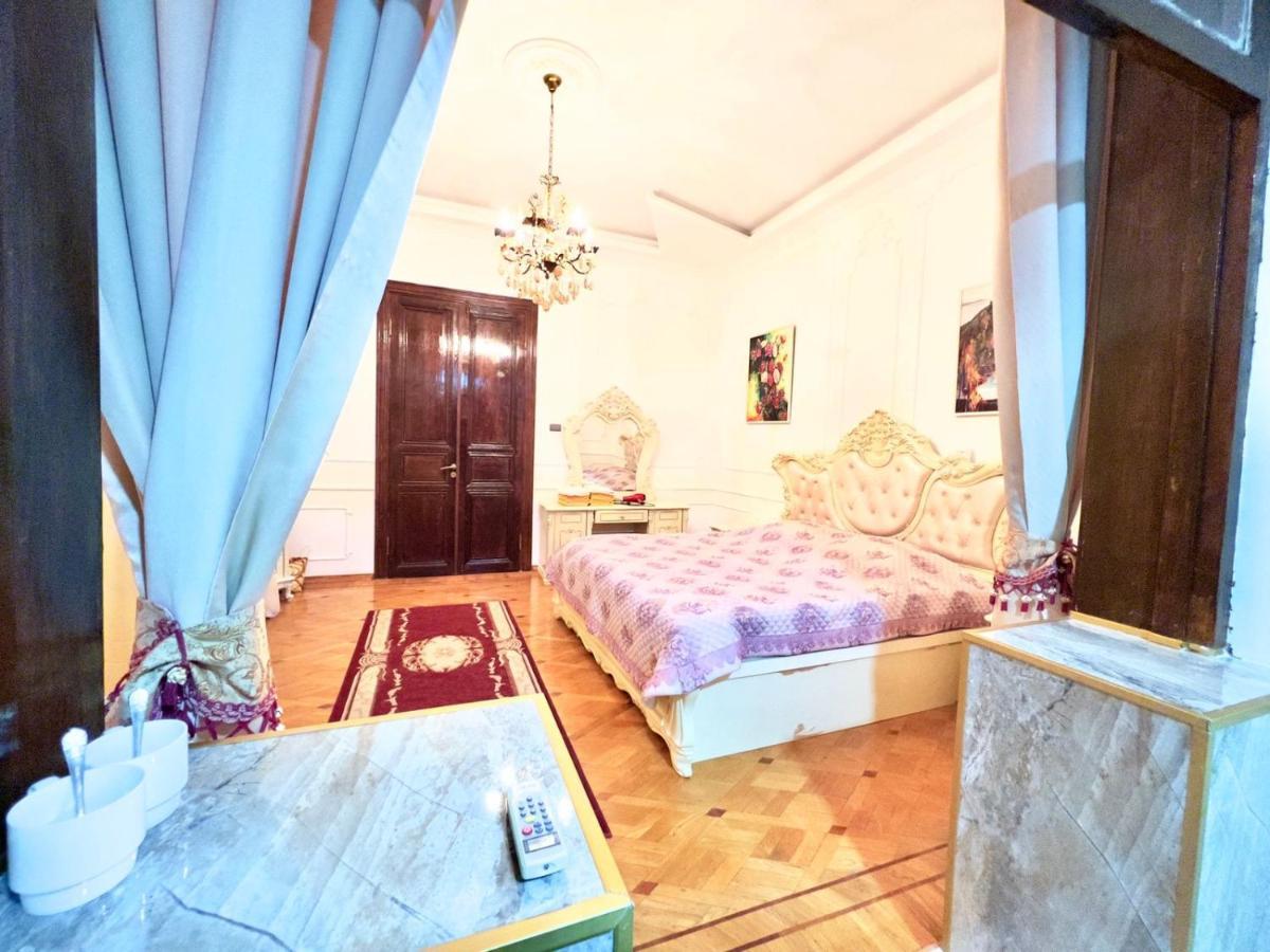 Hotel Royal Koutaïssi Extérieur photo