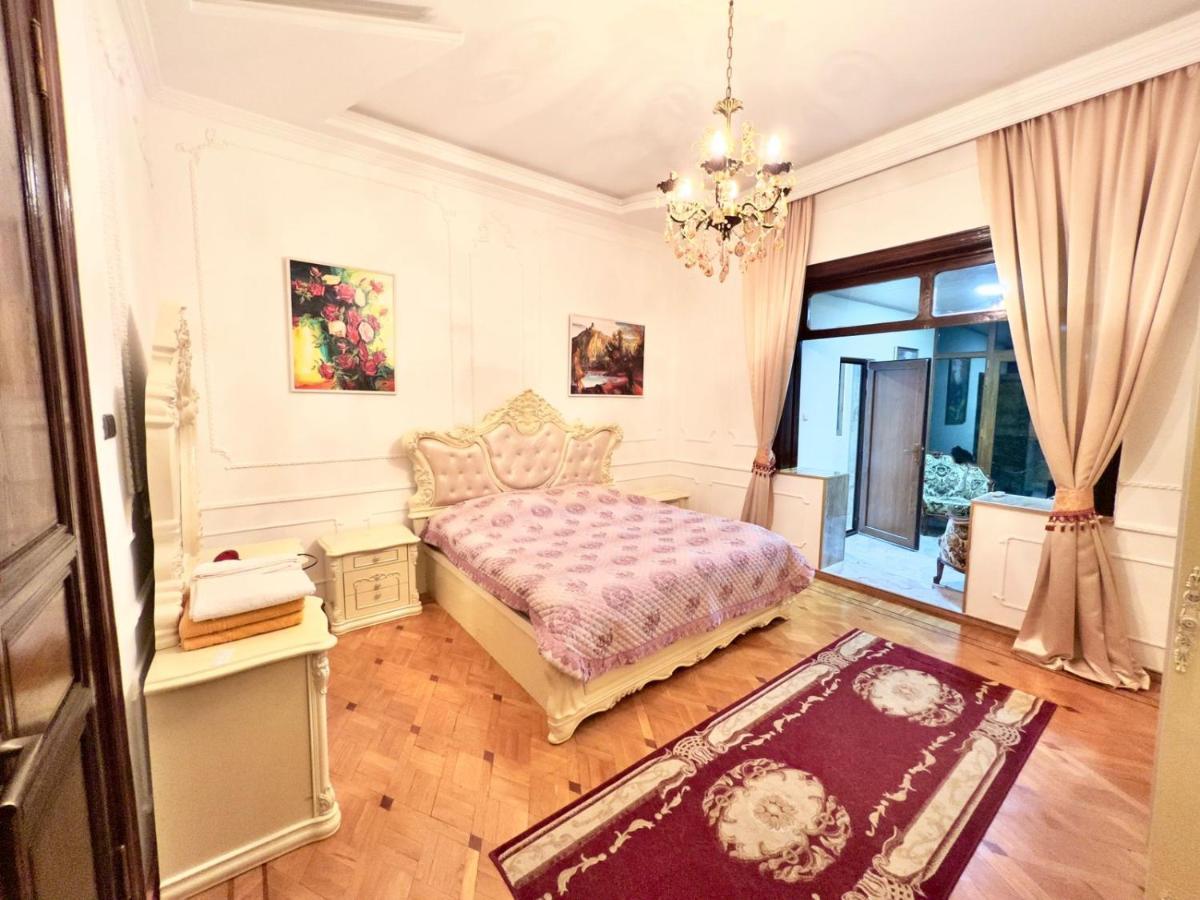 Hotel Royal Koutaïssi Extérieur photo