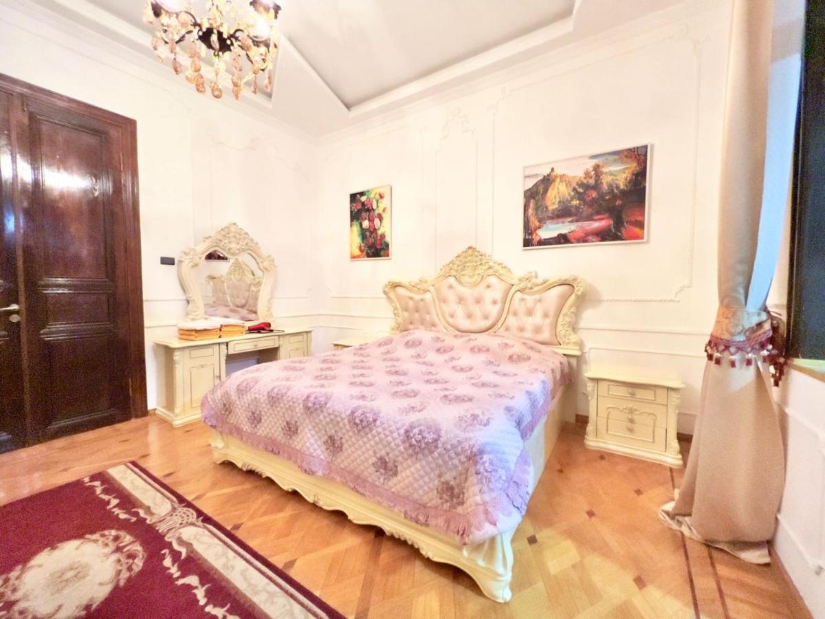 Hotel Royal Koutaïssi Extérieur photo