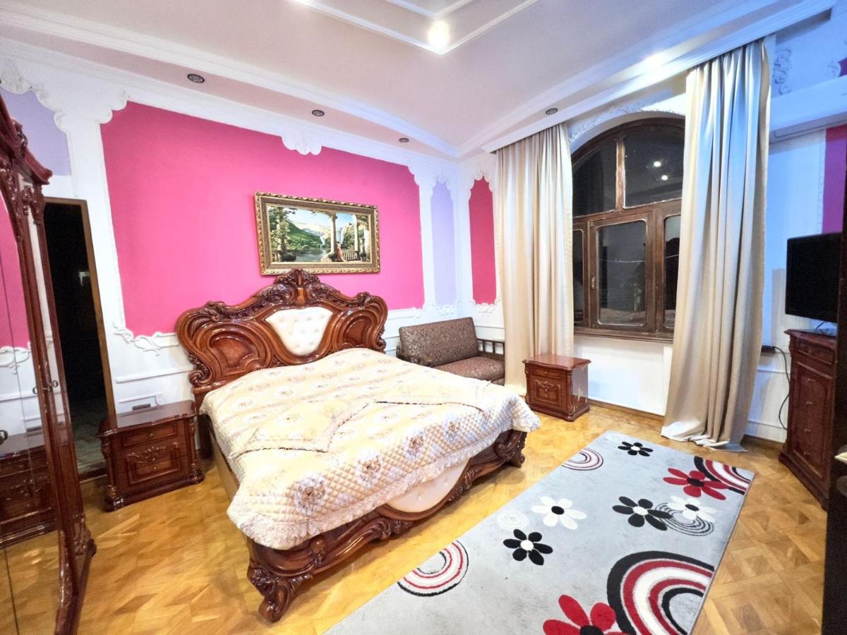 Hotel Royal Koutaïssi Extérieur photo