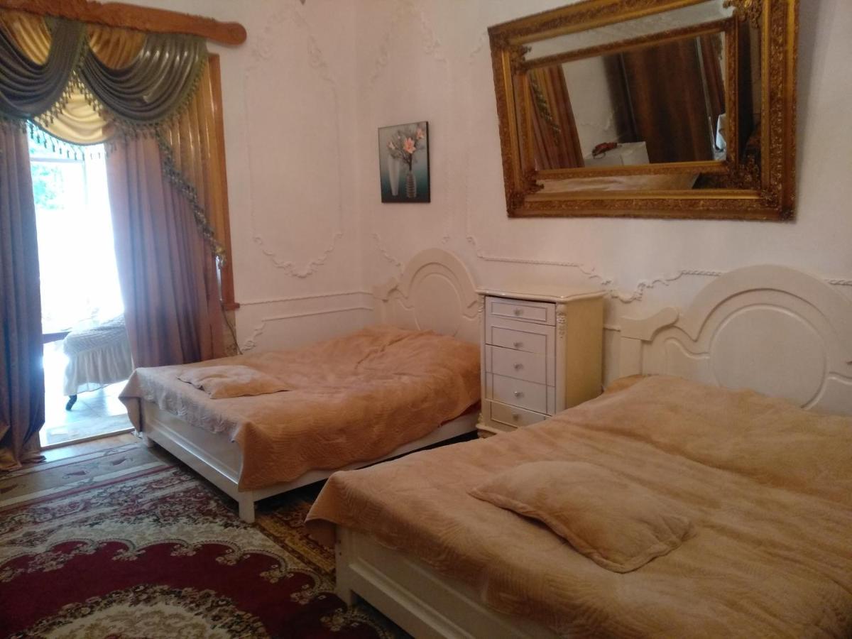 Hotel Royal Koutaïssi Extérieur photo