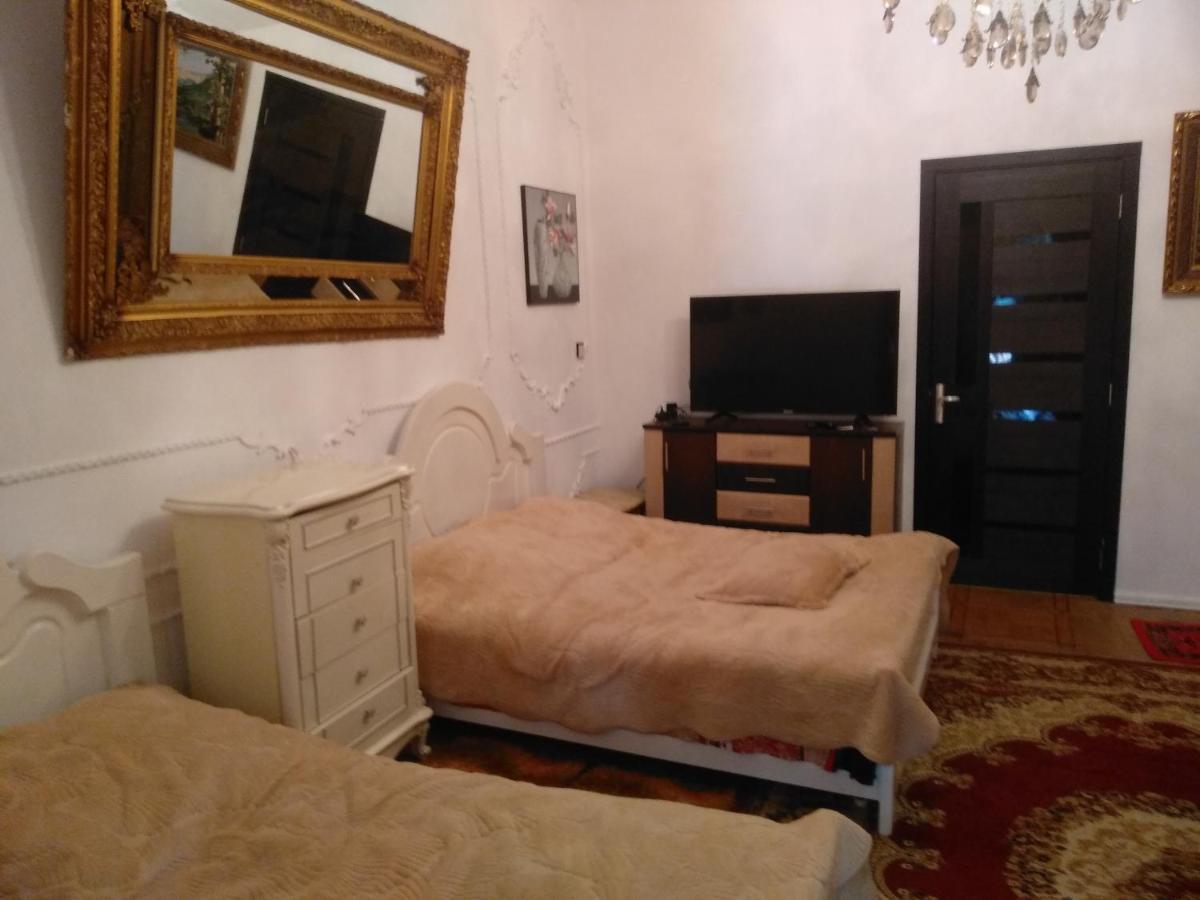 Hotel Royal Koutaïssi Extérieur photo
