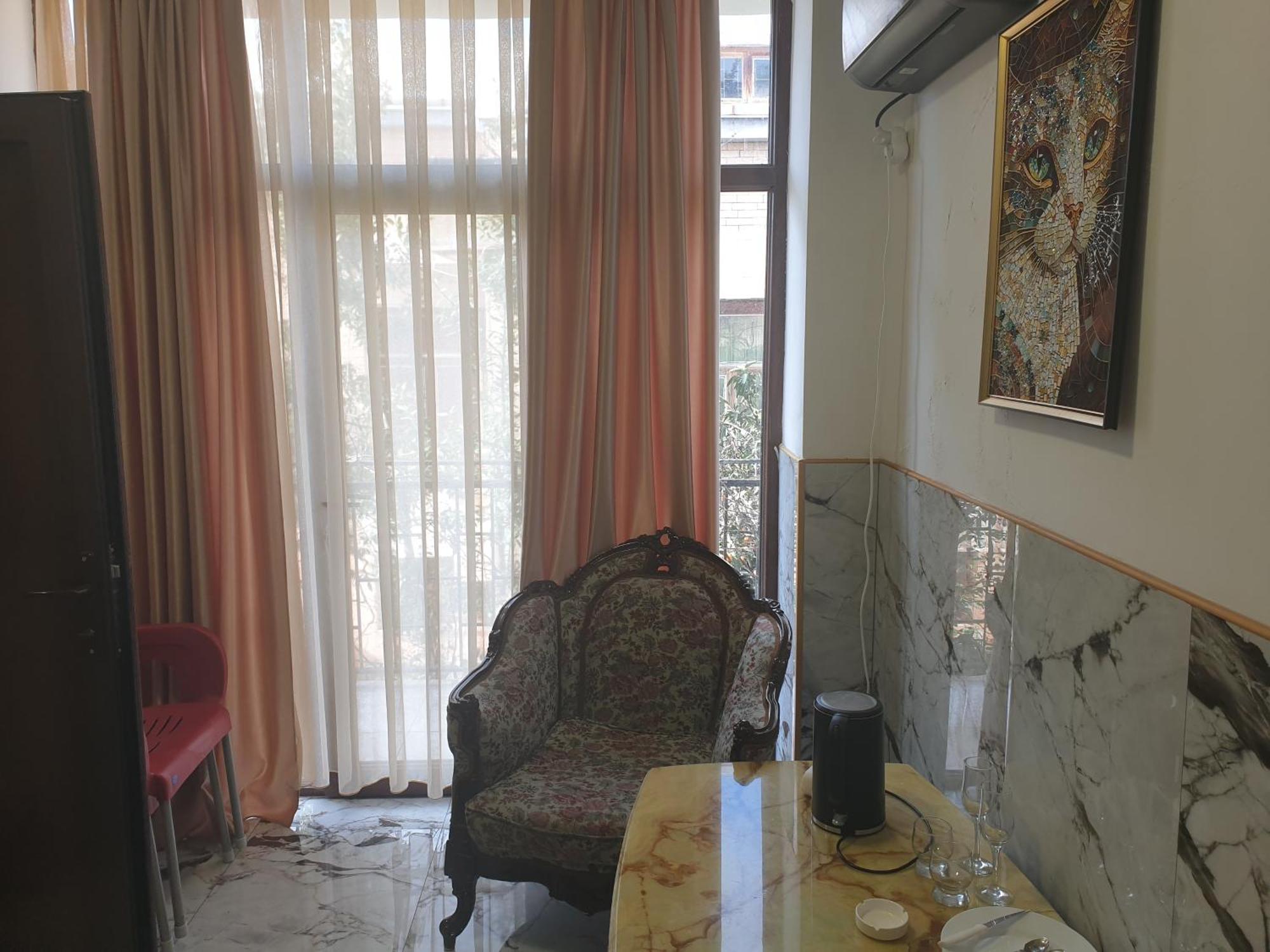 Hotel Royal Koutaïssi Extérieur photo