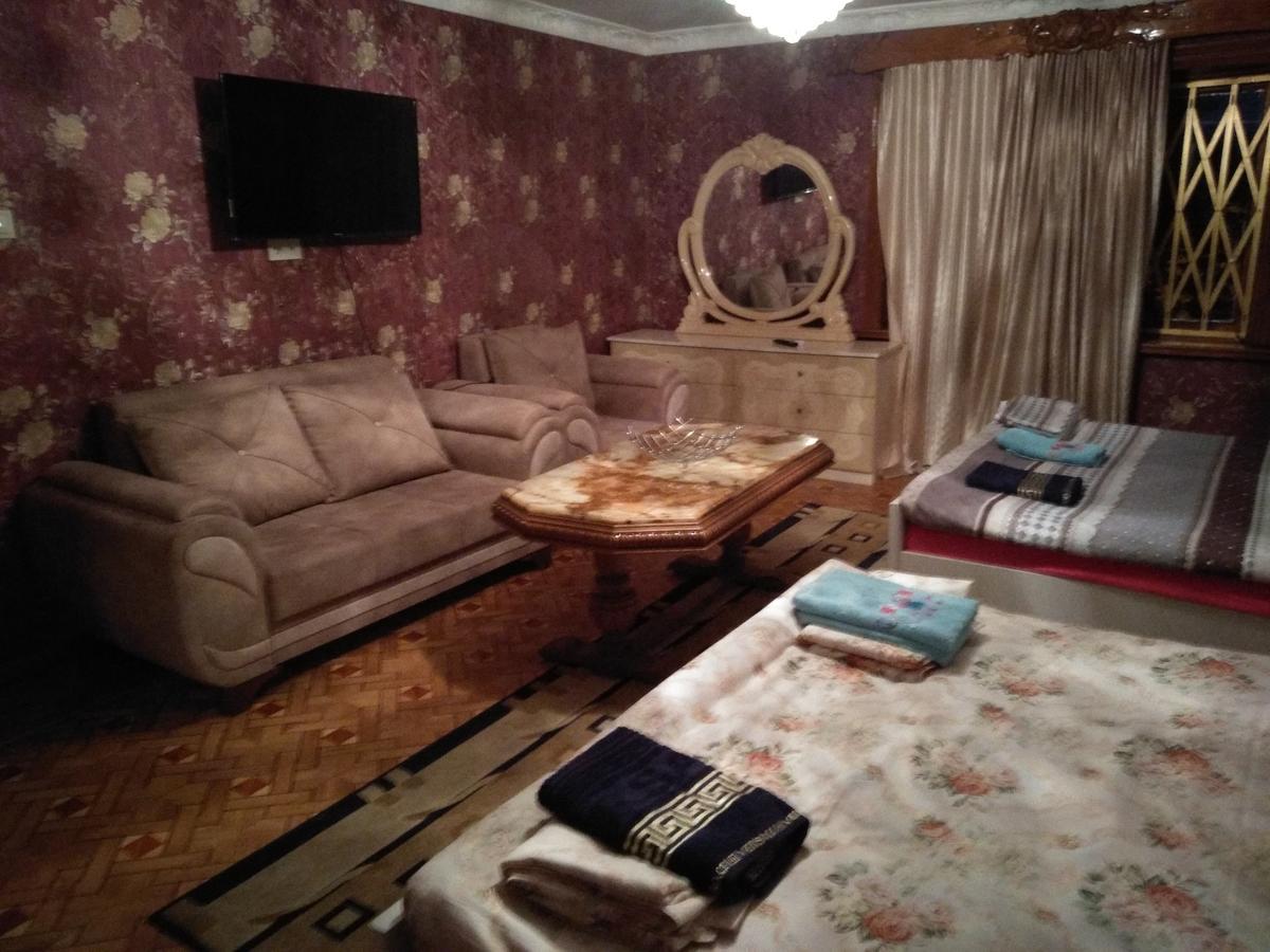 Hotel Royal Koutaïssi Extérieur photo