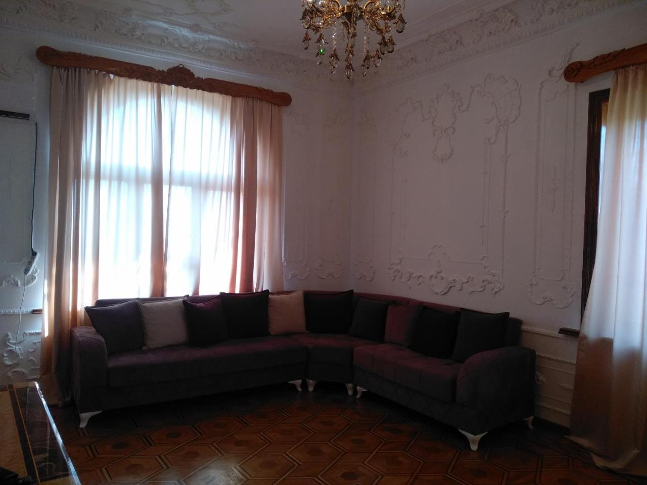 Hotel Royal Koutaïssi Extérieur photo