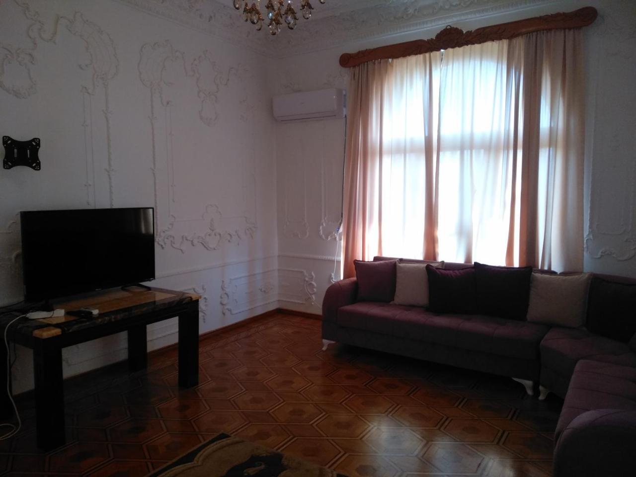 Hotel Royal Koutaïssi Extérieur photo