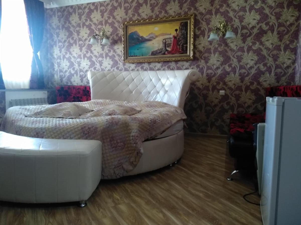 Hotel Royal Koutaïssi Extérieur photo